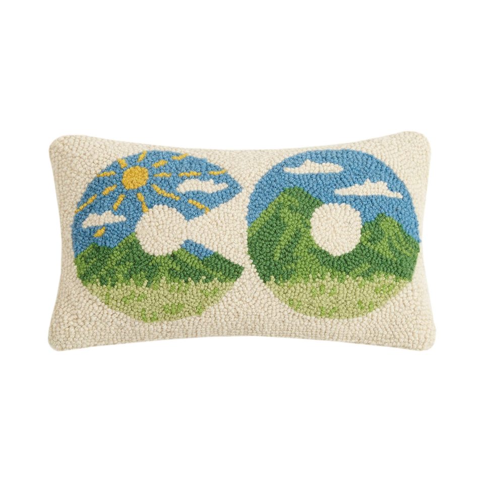 BEAUTIFUL COLORADO HOOK PILLOW